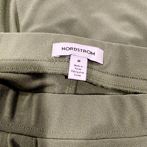 Sage green skirt. Size M - Picture 8 of 8